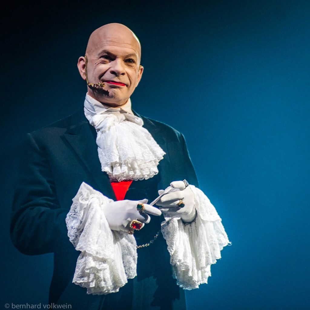 Calixte de Nigremont by Bernhard Volkwein Le Festival Mondial du Cirque de Demain Paris